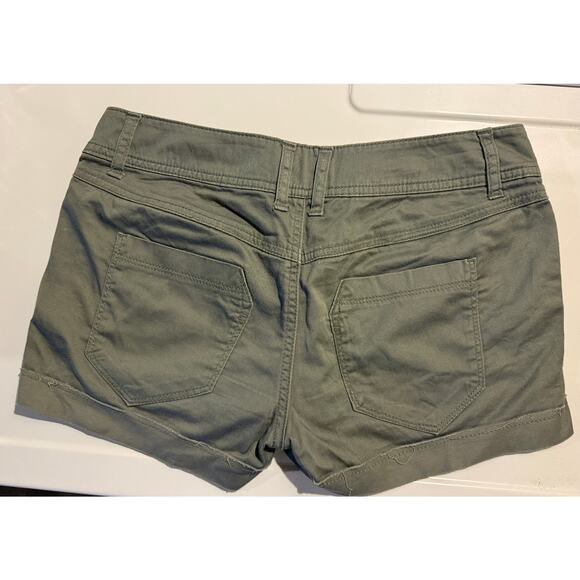 Forever 21 Army Green Shorts - Picture 2 of 4